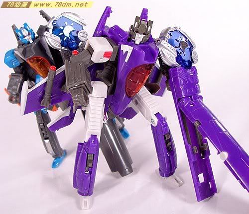 变形金刚塞博特恩传奇系列玩具 Skywarp 闹翻天