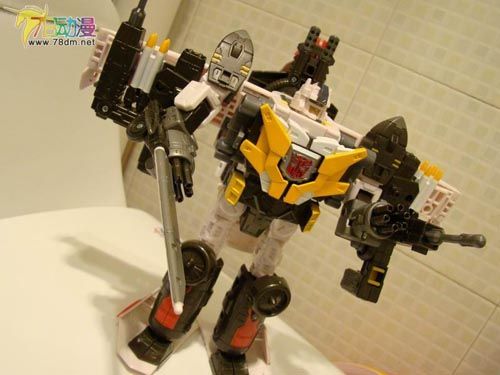变形金刚塞博特恩传奇系列玩具 翼剑 wing saber