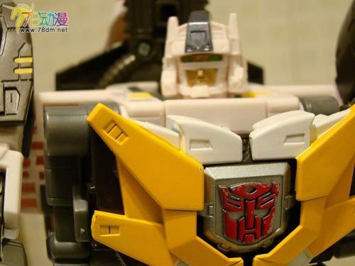 变形金刚塞博特恩传奇系列玩具 翼剑 wing saber