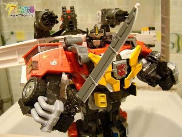 变形金刚塞博特恩传奇系列玩具 翼剑 wing saber