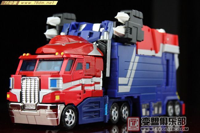 变形金刚非官方玩具 TFX-01J（红马甲的日本版）
