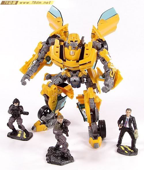 变形金刚真人版电影玩具 Deluxe 加强级 捉拿大黄蜂场景