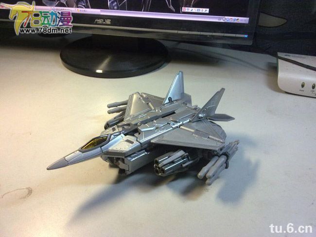 变形金刚真人版电影玩具 Voyager 航海家级 Starscream 金属涂装红蜘蛛