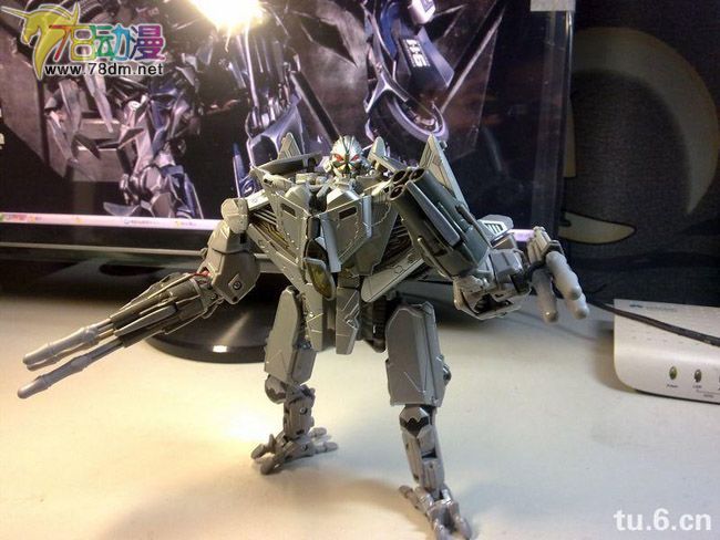 变形金刚真人版电影玩具 Voyager 航海家级 Starscream 金属涂装红蜘蛛