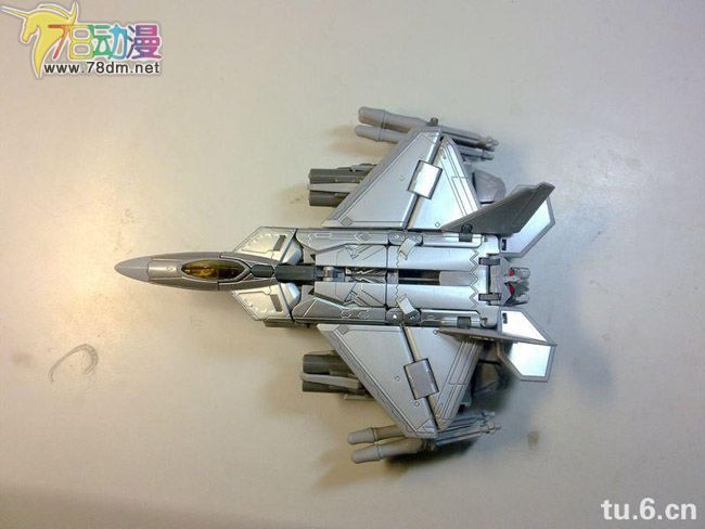 变形金刚真人版电影玩具 Voyager 航海家级 Starscream 金属涂装红蜘蛛