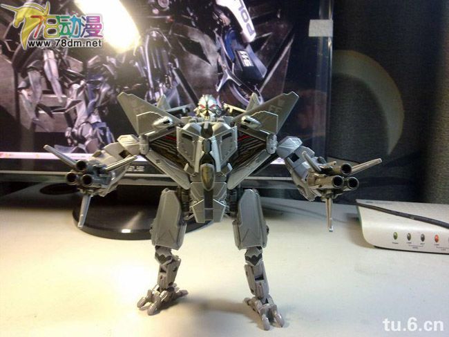 变形金刚真人版电影玩具 Voyager 航海家级 Starscream 金属涂装红蜘蛛