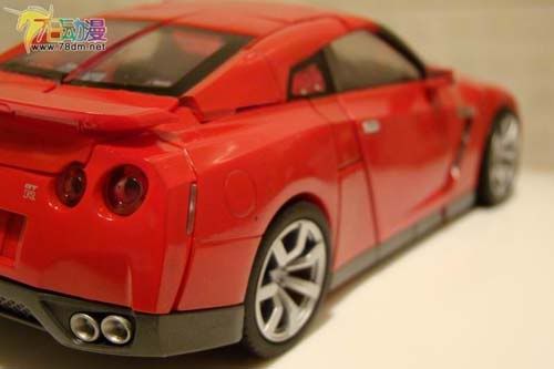 变形金刚Alternity系列 A01 GT-R 红色擎天柱