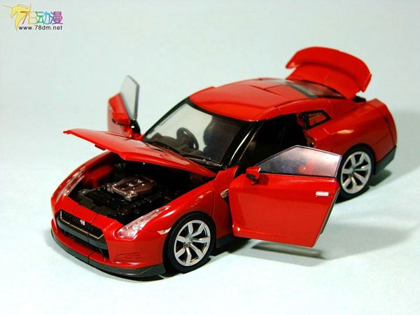 变形金刚Alternity系列 A01 GT-R 红色擎天柱