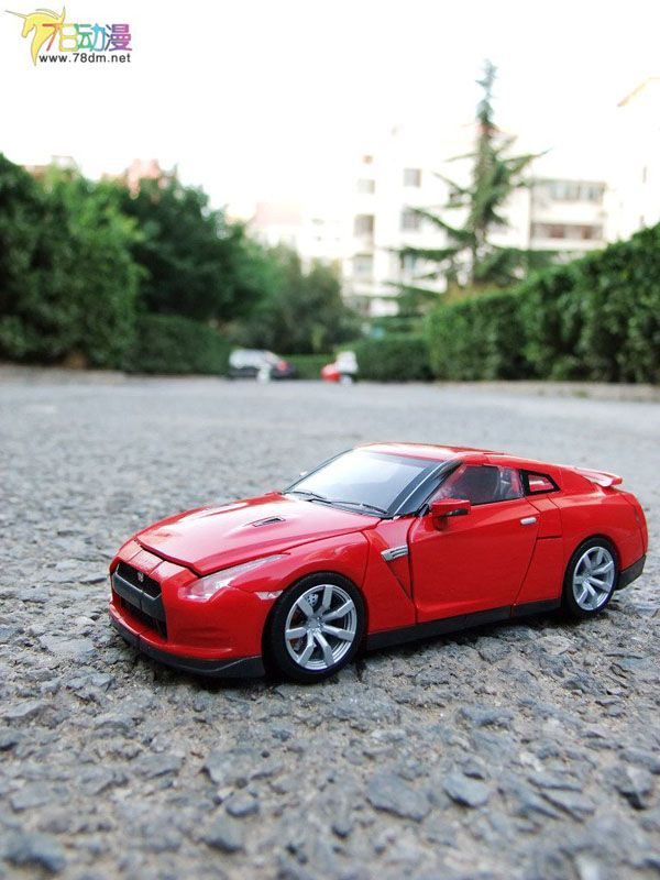 变形金刚Alternity系列 A01 GT-R 红色擎天柱