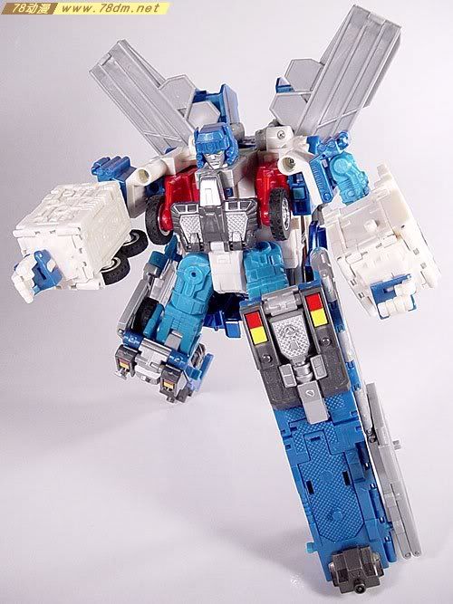 变形金刚RID/TF2000/Car Robot系列玩具 Ultra Magnus通天晓