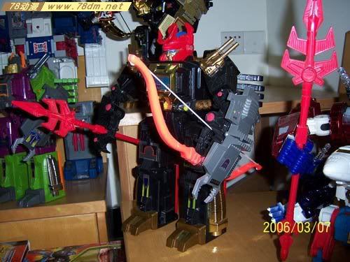 变形金刚隐者战士玩具 Dark Scorponok 黑暗撒克