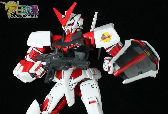 HG SEED/Destiny系列高达模型介绍  MBF-P02 Gundam Astray Red Frame 红色异端高达