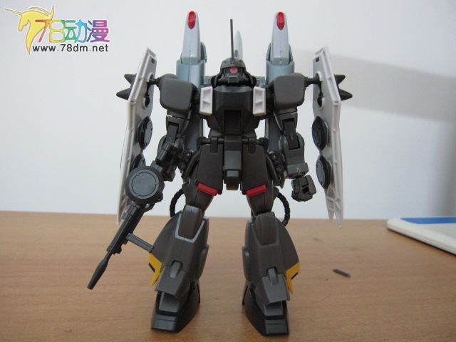 HG SEED/Destiny系列高达模型介绍 ZGMF-1001/M Blaze Zaku Phantom 迪亚哥专用幻影扎古