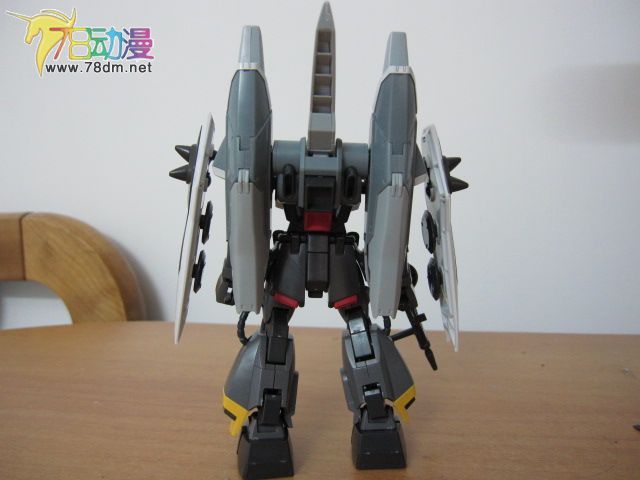 HG SEED/Destiny系列高达模型介绍 ZGMF-1001/M Blaze Zaku Phantom 迪亚哥专用幻影扎古