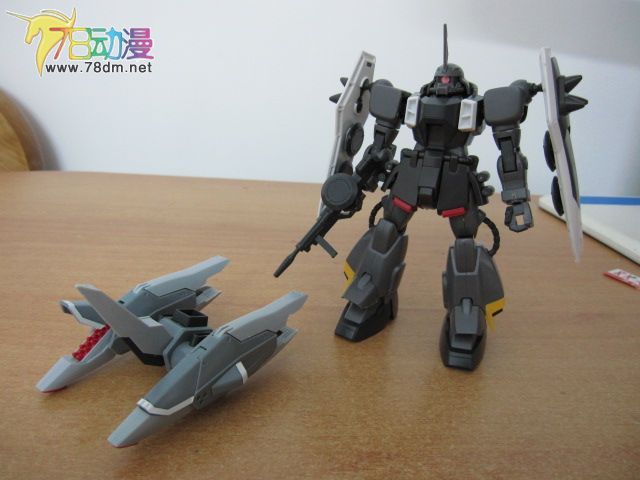 HG SEED/Destiny系列高达模型介绍 ZGMF-1001/M Blaze Zaku Phantom 迪亚哥专用幻影扎古