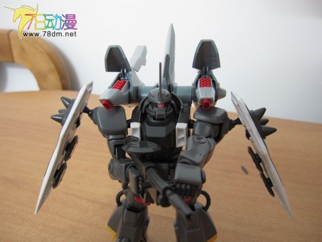 HG SEED/Destiny系列高达模型介绍 ZGMF-1001/M Blaze Zaku Phantom 迪亚哥专用幻影扎古
