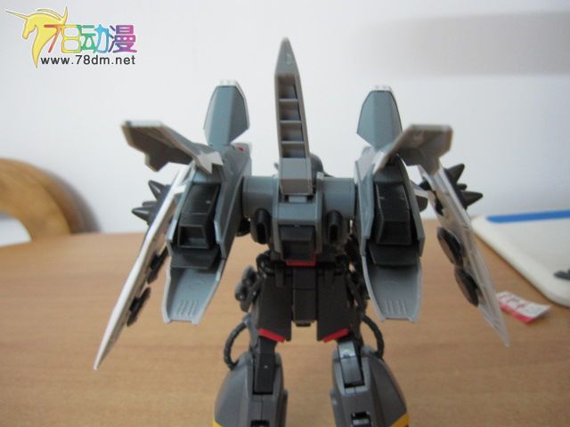 HG SEED/Destiny系列高达模型介绍 ZGMF-1001/M Blaze Zaku Phantom 迪亚哥专用幻影扎古