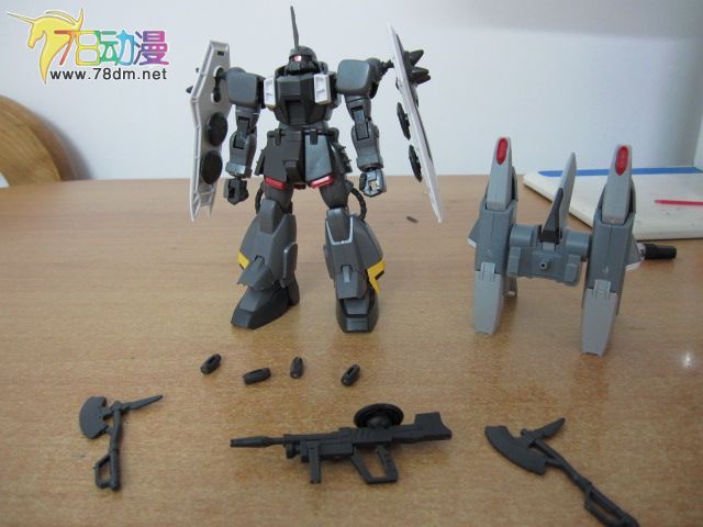 HG SEED/Destiny系列高达模型介绍 ZGMF-1001/M Blaze Zaku Phantom 迪亚哥专用幻影扎古