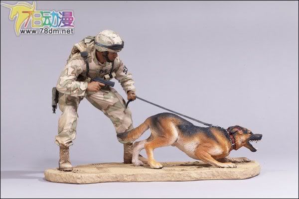 麦克法兰系列玩具 兵人系列 麦克法兰兵人 第三代 AIR FORCE SECURITY FORCES K-9 HANDLER  空军安全部队K-9操作员