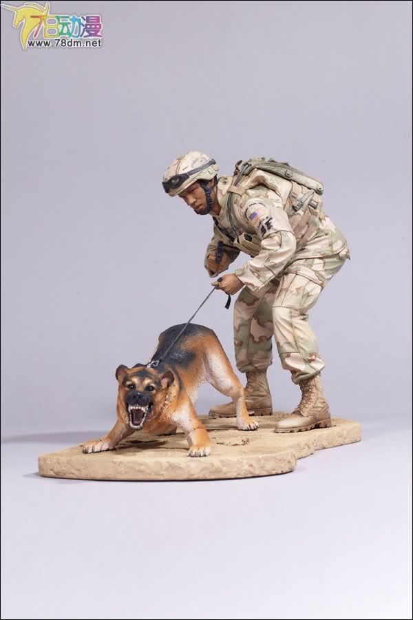 麦克法兰系列玩具 兵人系列 麦克法兰兵人 第三代 AIR FORCE SECURITY FORCES K-9 HANDLER  空军安全部队K-9操作员