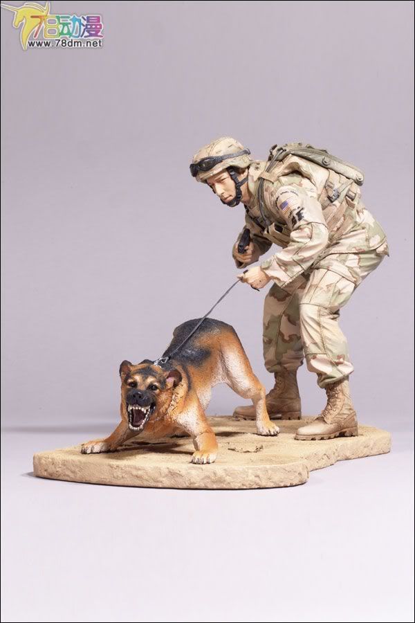 麦克法兰系列玩具 兵人系列 麦克法兰兵人 第三代 AIR FORCE SECURITY FORCES K-9 HANDLER  空军安全部队K-9操作员