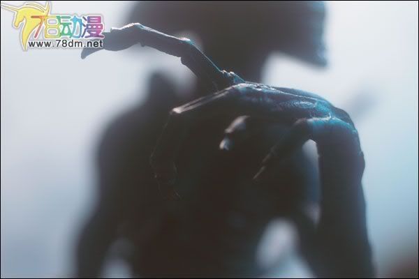麦克法兰系列玩具 电影系列 异形大战铁血战士 第一部 GRID ALIEN 铁网异形
