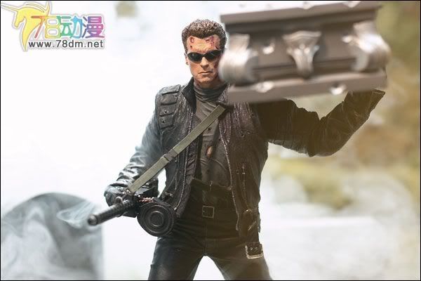 麦克法兰系列玩具 电影系列 终结者3 T-850 TERMINATOR WITH COFFIN 扛棺材的T-850终结者