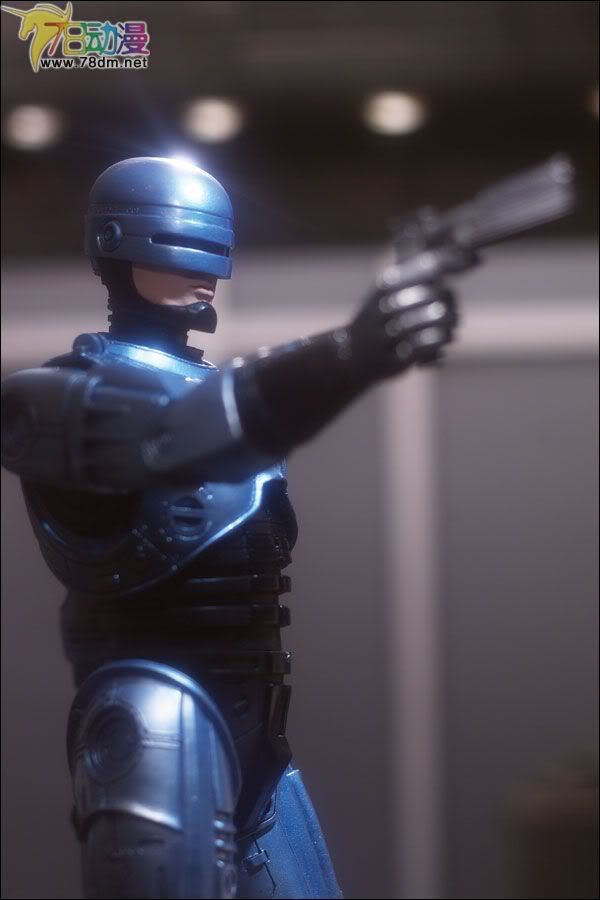 麦克法兰系列玩具 电影发狂系列 MM系列 第7代 ROBOCOP(機器警察)