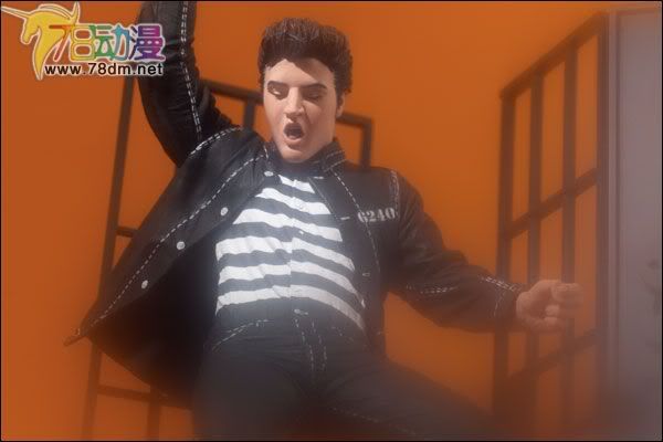 麦克法兰系列玩具 音乐系列的俱乐部版、特别版、重涂版等玩具 ELVIS PRESLEY (JAILHOUSE ROCK)  猫王