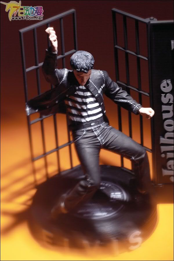 麦克法兰系列玩具 音乐系列的俱乐部版、特别版、重涂版等玩具 ELVIS PRESLEY (JAILHOUSE ROCK)  猫王