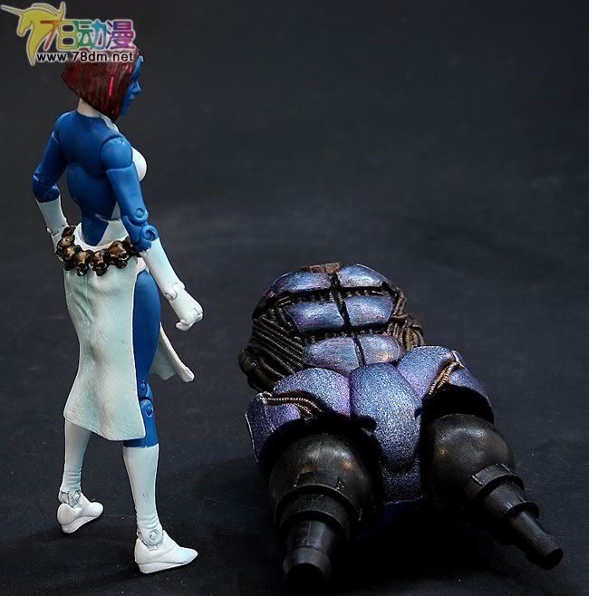 Marvel Legends Series 10 Sentinel Series 惊奇漫画传奇系列可动玩具 第10代 Mystique 魔型女