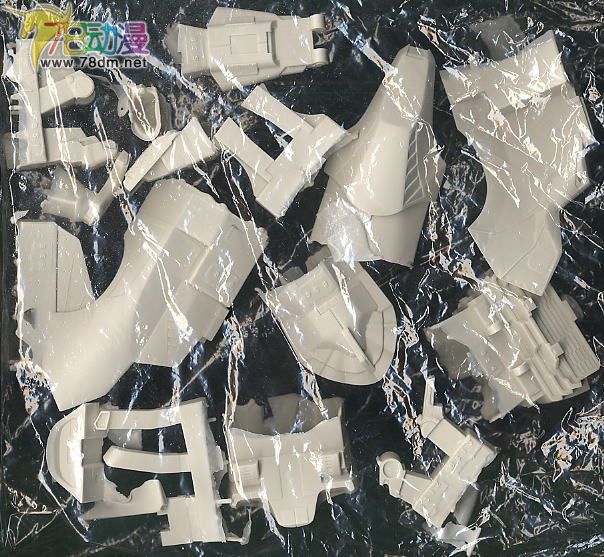 WAVE拼装模型 FSS 五星物语 05 飞行全装备雷德幻像
