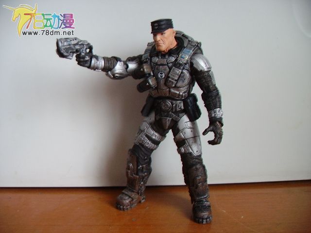 NECA玩具 战争机器2 7寸 Colonel Victor Hoffman