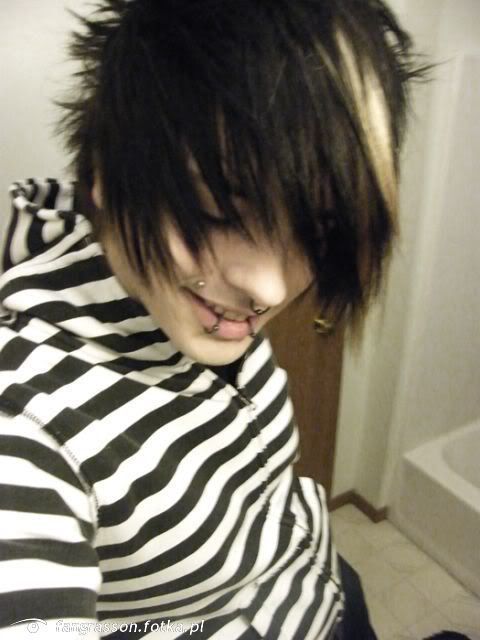 Cute Smiling Emo Boy Photo by XxXDiamond_RosesXxX | Photobucket